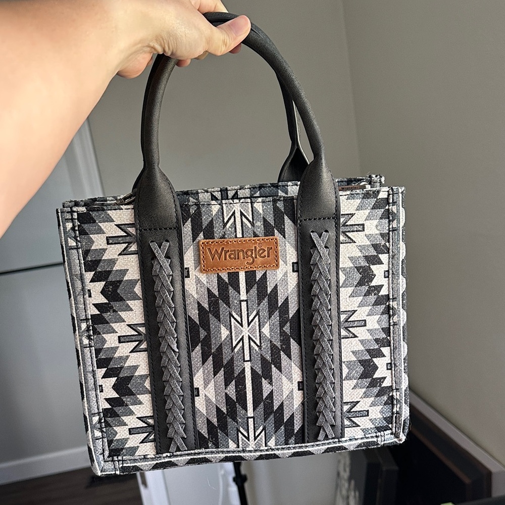 Wrangler Geometric Black and White crossbody Tote